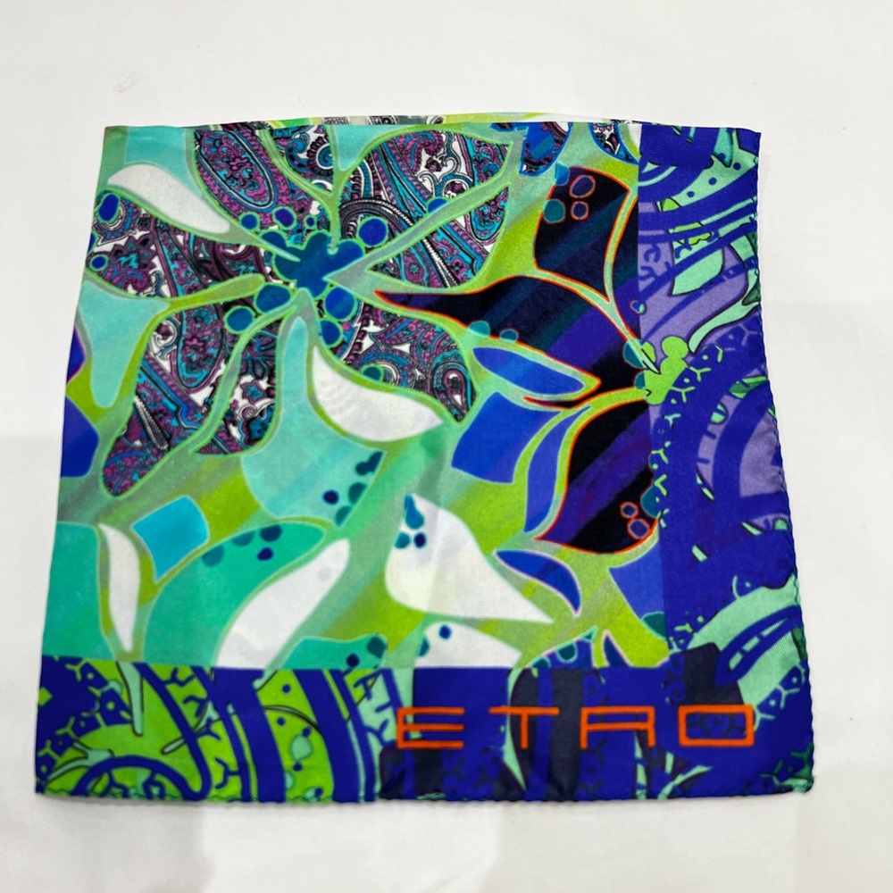 Etro pocket square. 100% silk. Floral design. Excellent used condition.